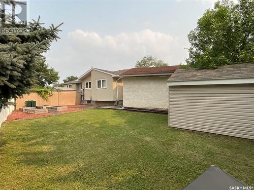 22 Cottonwood Bay, Regina, SK - Outdoor