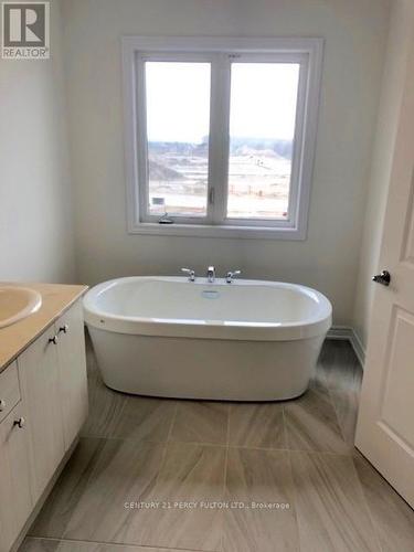 1965 Mcneil Street, Innisfil, ON - Indoor Photo Showing Bathroom