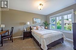 Second upstairs bedroom - 