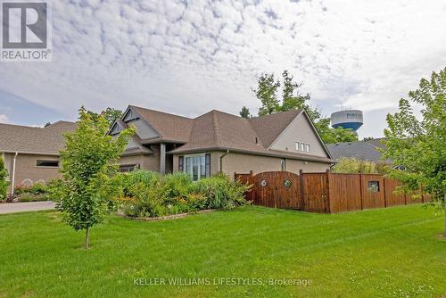 Side of the house - 190 Emery Street, Central Elgin (Port Stanley), ON - Outdoor