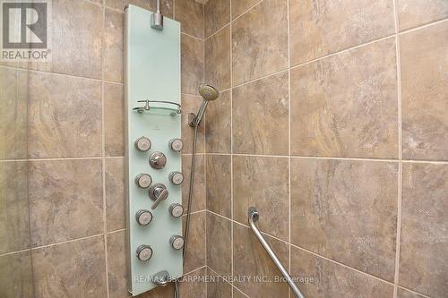 11 Serena Crescent, Hamilton (Stoney Creek), ON - Indoor Photo Showing Bathroom