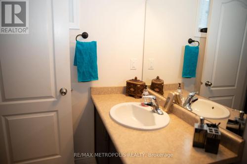 14 Lisbeth Crescent, Kawartha Lakes (Lindsay), ON - Indoor Photo Showing Bathroom