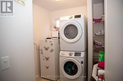 14 Lisbeth Crescent, Kawartha Lakes (Lindsay), ON - Indoor Photo Showing Laundry Room