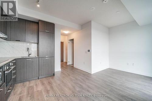 2003 - 38 Honeycrisp Crescent, Vaughan (Vaughan Corporate Centre), ON - Indoor Photo Showing Kitchen