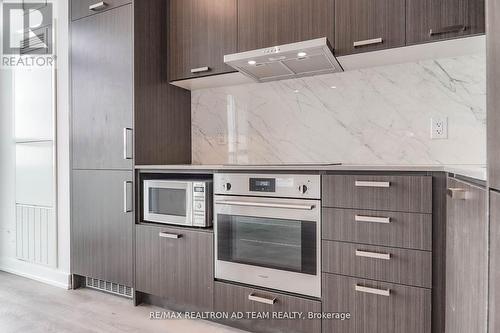 2003 - 38 Honeycrisp Crescent, Vaughan (Vaughan Corporate Centre), ON - Indoor Photo Showing Kitchen