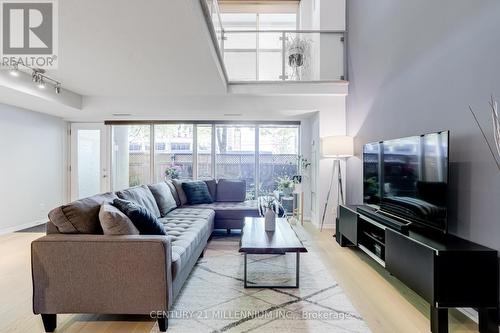 111 - 1040 The Queensway, Toronto (Islington-City Centre West), ON - Indoor Photo Showing Living Room