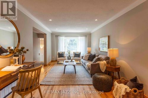 36 - 1610 Crawforth Street, Whitby (Blue Grass Meadows), ON - Indoor Photo Showing Living Room