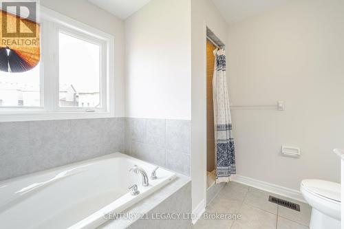 45 Atkinson Crescent, New Tecumseth, ON - Indoor Photo Showing Bathroom