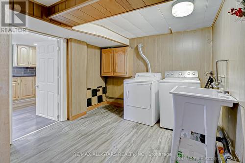 117 North Bonnington Avenue, Toronto (Clairlea-Birchmount), ON - Indoor Photo Showing Laundry Room