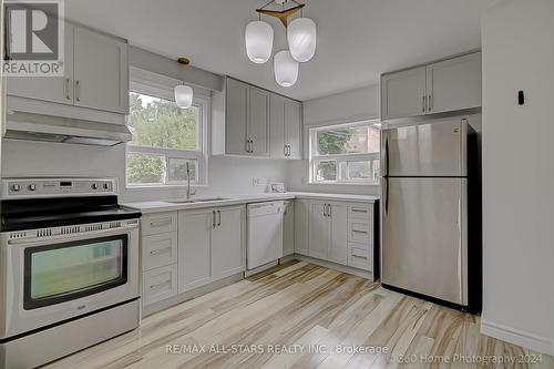 117 North Bonnington Avenue, Toronto (Clairlea-Birchmount), ON - Indoor Photo Showing Kitchen