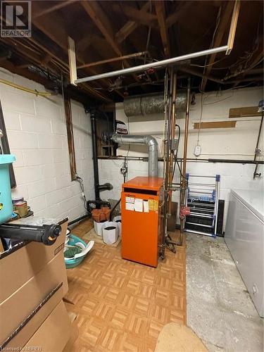 303 Greenhill Avenue, North Bay, ON - Indoor Photo Showing Garage