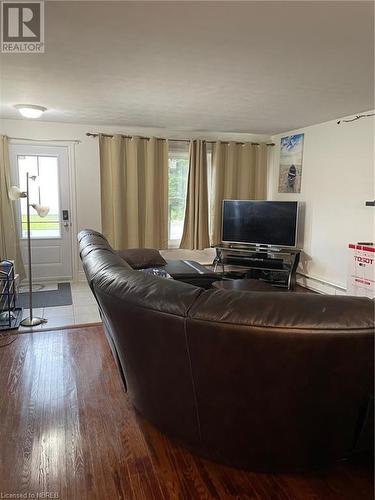 303 Greenhill Avenue, North Bay, ON - Indoor Photo Showing Living Room