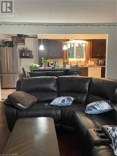 303 Greenhill Avenue, North Bay, ON - Indoor Photo Showing Living Room