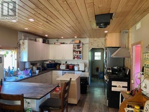 9877 Latremouille Street, Little Fort, BC - Indoor Photo Showing Kitchen