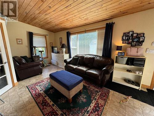 491 Mcconnell Street, Mattawa, ON - Indoor Photo Showing Living Room