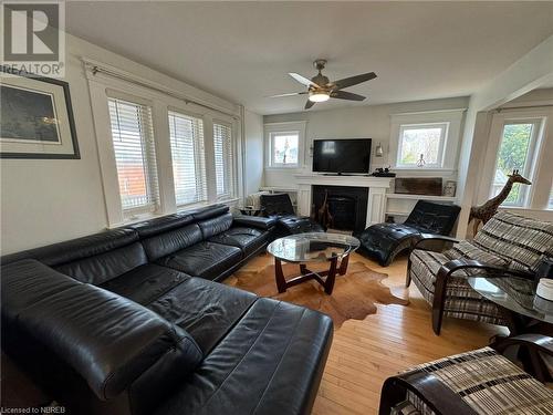 491 Mcconnell Street, Mattawa, ON - Indoor Photo Showing Living Room