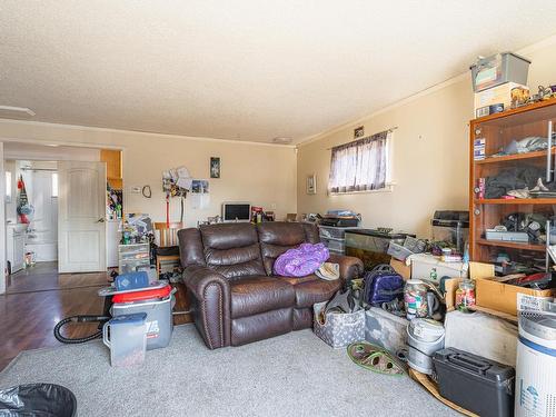 928 Sherbrooke Ave, Kamloops, BC - Indoor Photo Showing Living Room