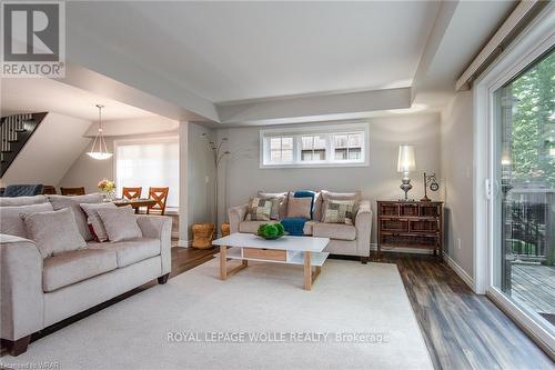 60 - 635 Saginaw Parkway, Cambridge, ON - Indoor Photo Showing Living Room