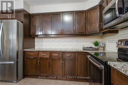 60 - 635 Saginaw Parkway, Cambridge, ON - Indoor Photo Showing Kitchen