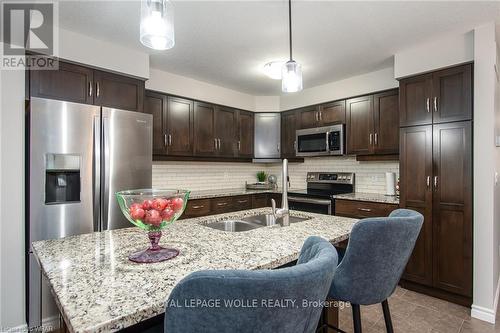 60 - 635 Saginaw Parkway, Cambridge, ON - Indoor Photo Showing Kitchen With Double Sink With Upgraded Kitchen