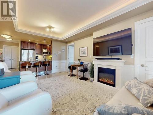 1003C - 662 Sheppard Avenue E, Toronto (Bayview Village), ON - Indoor Photo Showing Living Room With Fireplace