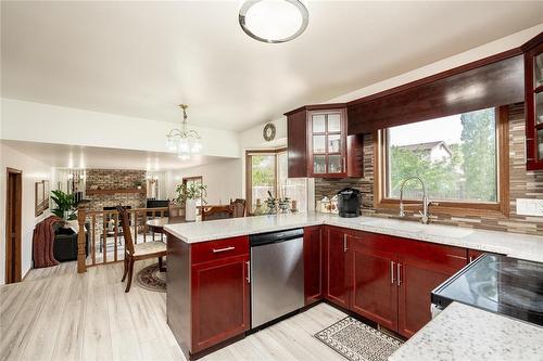 23 Princemere Road, Winnipeg, MB - Indoor Photo Showing Kitchen With Double Sink