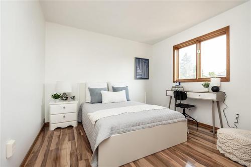 23 Princemere Road, Winnipeg, MB - Indoor Photo Showing Bedroom