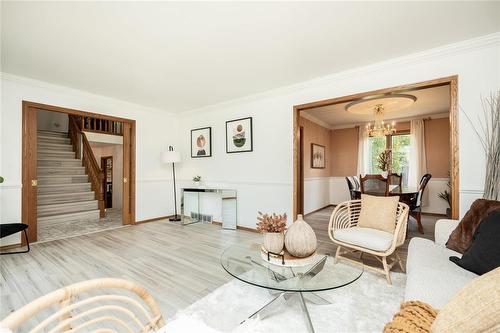 23 Princemere Road, Winnipeg, MB - Indoor Photo Showing Living Room