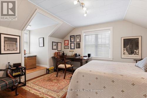 98 Bridge Street, Prince Edward County (Picton), ON - Indoor Photo Showing Bedroom