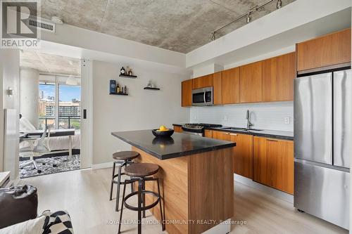 813 - 318 King Street E, Toronto (Moss Park), ON - Indoor Photo Showing Kitchen With Stainless Steel Kitchen