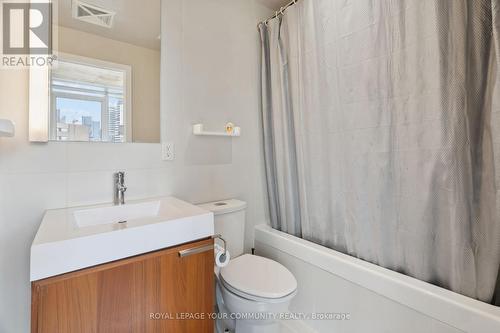 813 - 318 King Street E, Toronto (Moss Park), ON - Indoor Photo Showing Bathroom