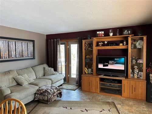 80045 36N Road, Glenboro, MB - Indoor Photo Showing Living Room