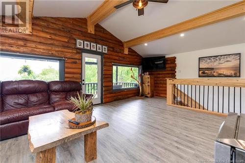 86 Old Reach Road, Kingston, NB - Indoor Photo Showing Living Room