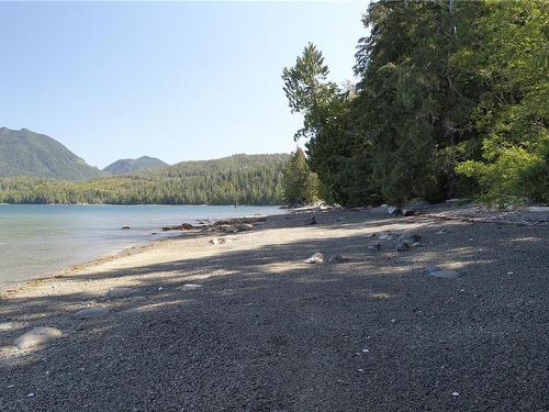 6 Lyall Pt, Ucluelet, BC 