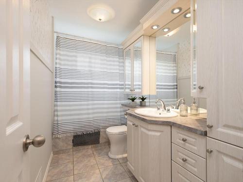 Bathroom - 57 Rue Oakwood, Pincourt, QC - Indoor Photo Showing Bathroom