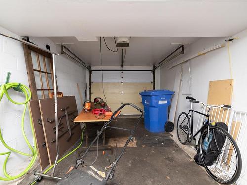 Garage - 57 Rue Oakwood, Pincourt, QC - Indoor Photo Showing Garage