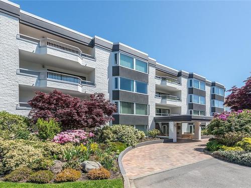 409-1370 Beach Dr, Oak Bay, BC - Outdoor With Facade