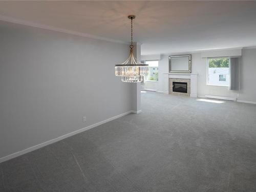 409-1370 Beach Dr, Oak Bay, BC - Indoor With Fireplace