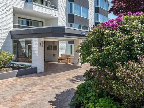 409-1370 Beach Dr, Oak Bay, BC - Outdoor