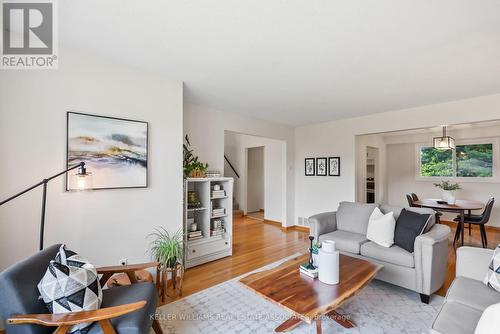 746 Northwood Drive, Cobourg, ON - Indoor Photo Showing Living Room