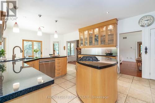 18 Red Oak Crescent, Oro-Medonte (Shanty Bay), ON - Indoor Photo Showing Kitchen