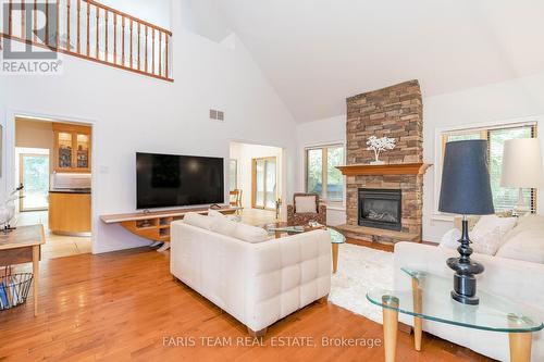 18 Red Oak Crescent, Oro-Medonte (Shanty Bay), ON - Indoor Photo Showing Living Room With Fireplace