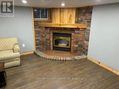 68 Fox Street, Penetanguishene, ON - Indoor Photo Showing Living Room With Fireplace