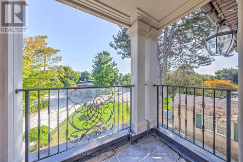 17 Artinger Court, Toronto (Banbury-Don Mills), ON - Outdoor With Balcony With Exterior