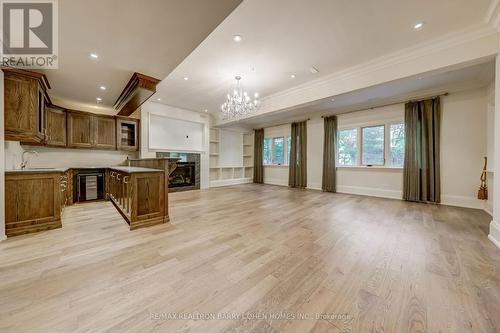 17 Artinger Court, Toronto (Banbury-Don Mills), ON - Indoor With Fireplace