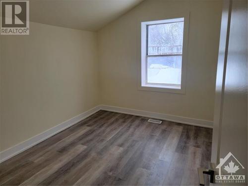 6434 Bank Street, Ottawa, ON - Indoor Photo Showing Other Room