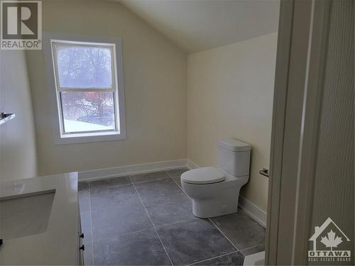 6434 Bank Street, Ottawa, ON - Indoor Photo Showing Bathroom