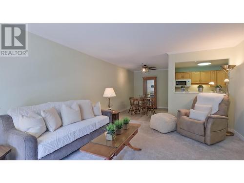 920 Argyle Street Unit# 103, Penticton, BC - Indoor Photo Showing Living Room