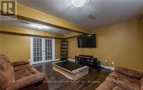 12 Sistine Court, Hamilton (Carpenter), ON - Indoor Photo Showing Living Room