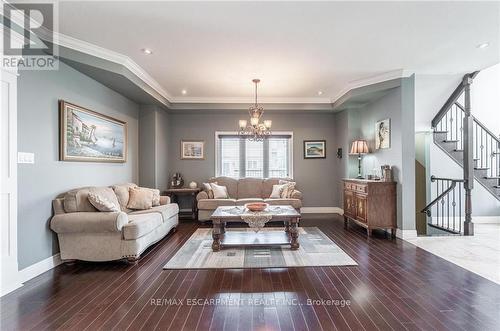 12 Sistine Court, Hamilton (Carpenter), ON - Indoor Photo Showing Living Room